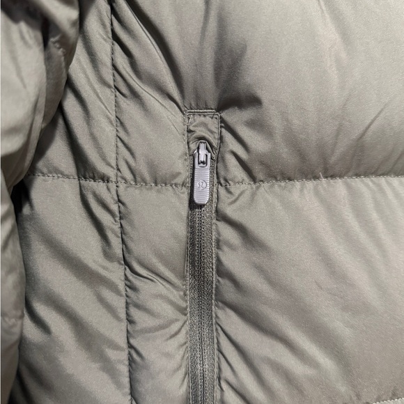 Lululemon Weightless Wunder Reversible Puffer Jacket Size 4 - Picture 9 of 14